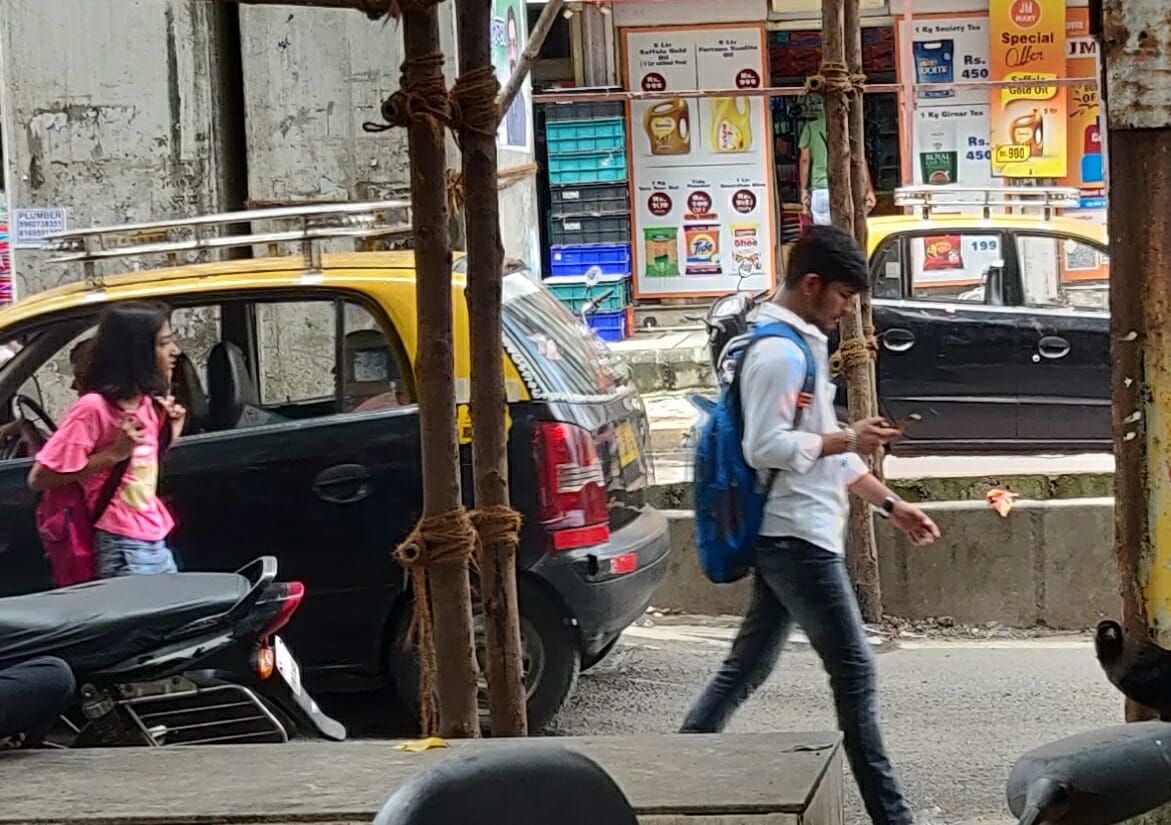 High CNG prices: Mumbai taxi drivers, auto drivers demand fare hike to ...