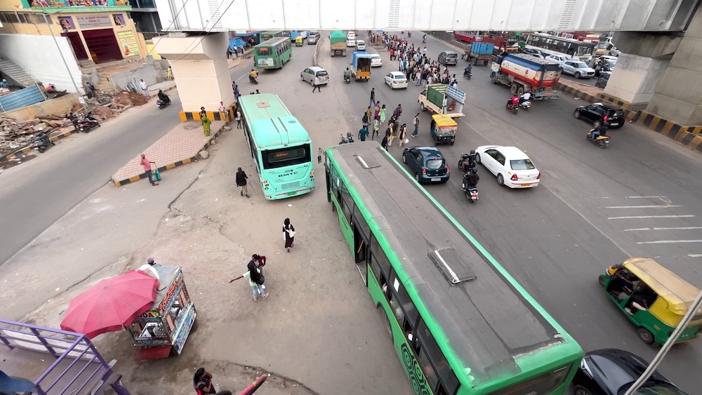 bus stop on iblur junction