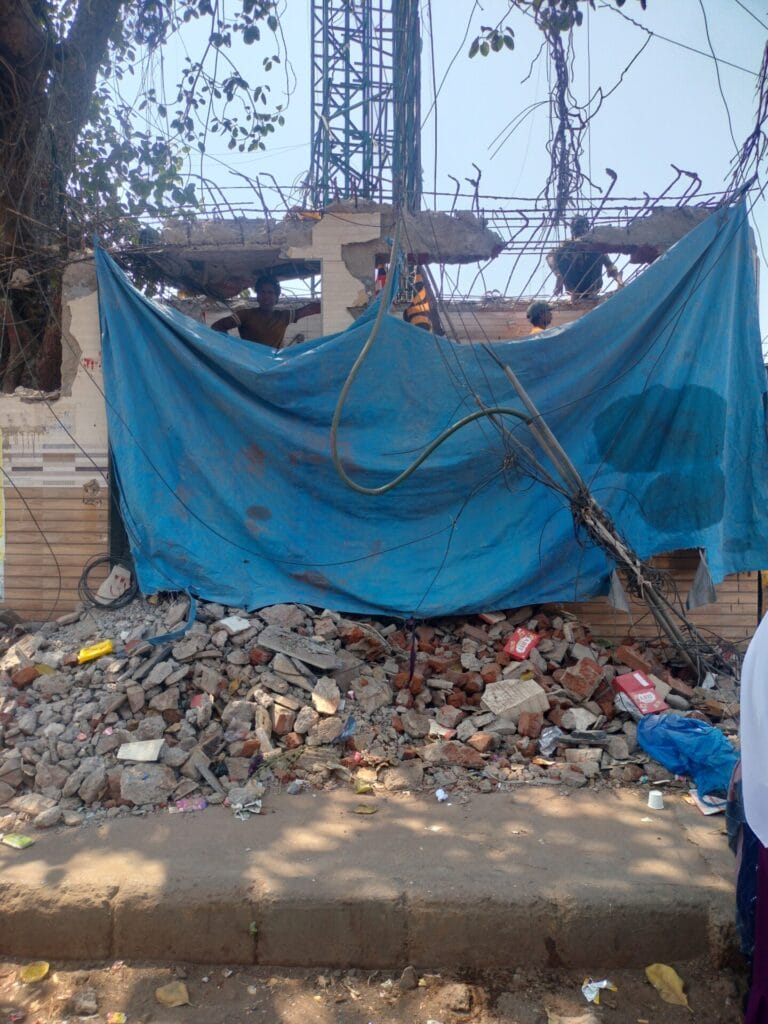 BMC toilet on Sion overbridge