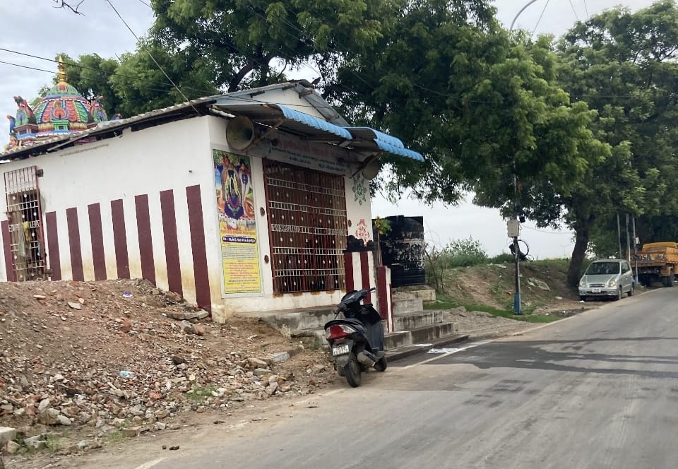 A temple encroached upon the bunds of Narayanapuram Lake in Chennai