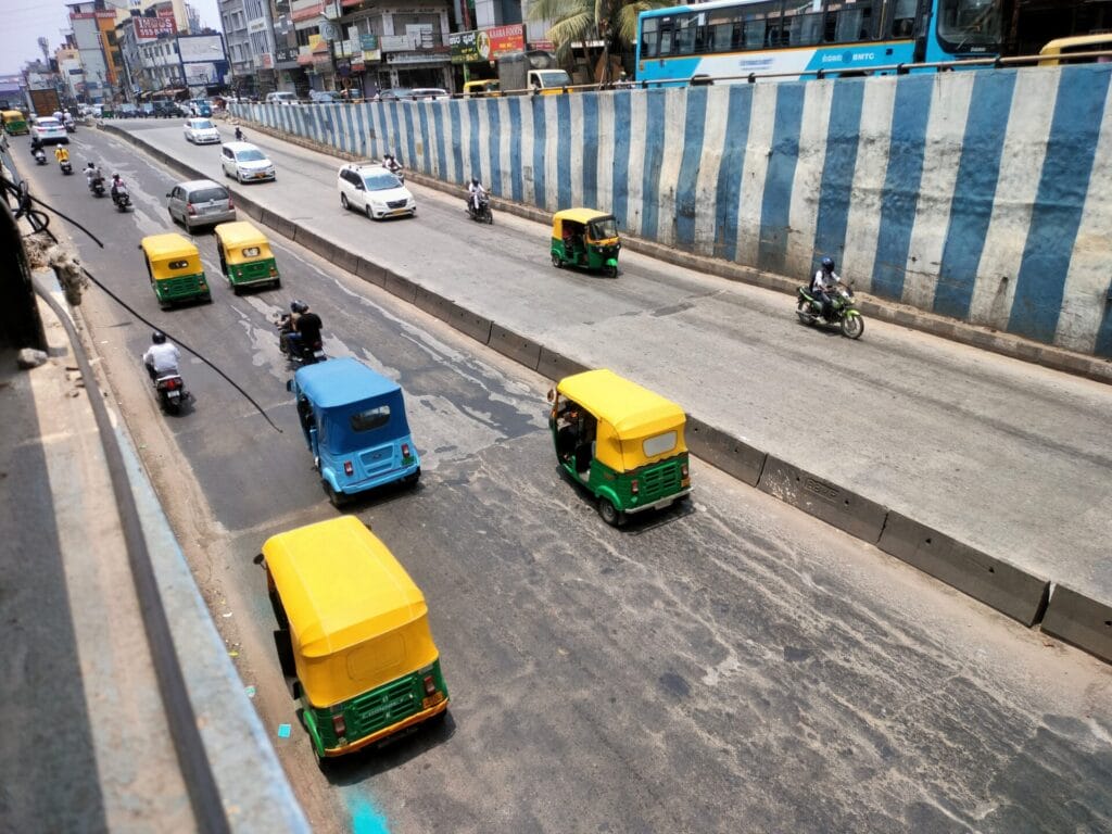 vehicles on madiwala road
