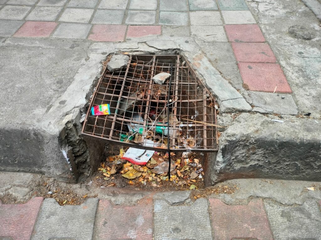 swd opening filled with garbage