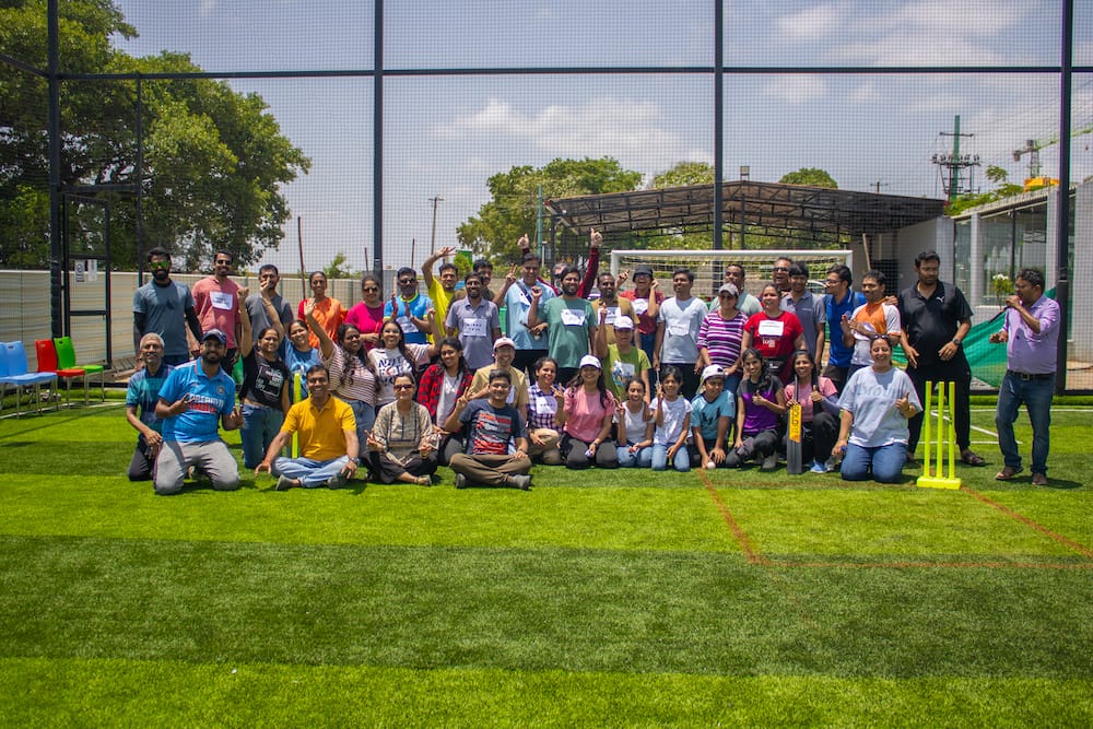 Group photo of the players and organizers