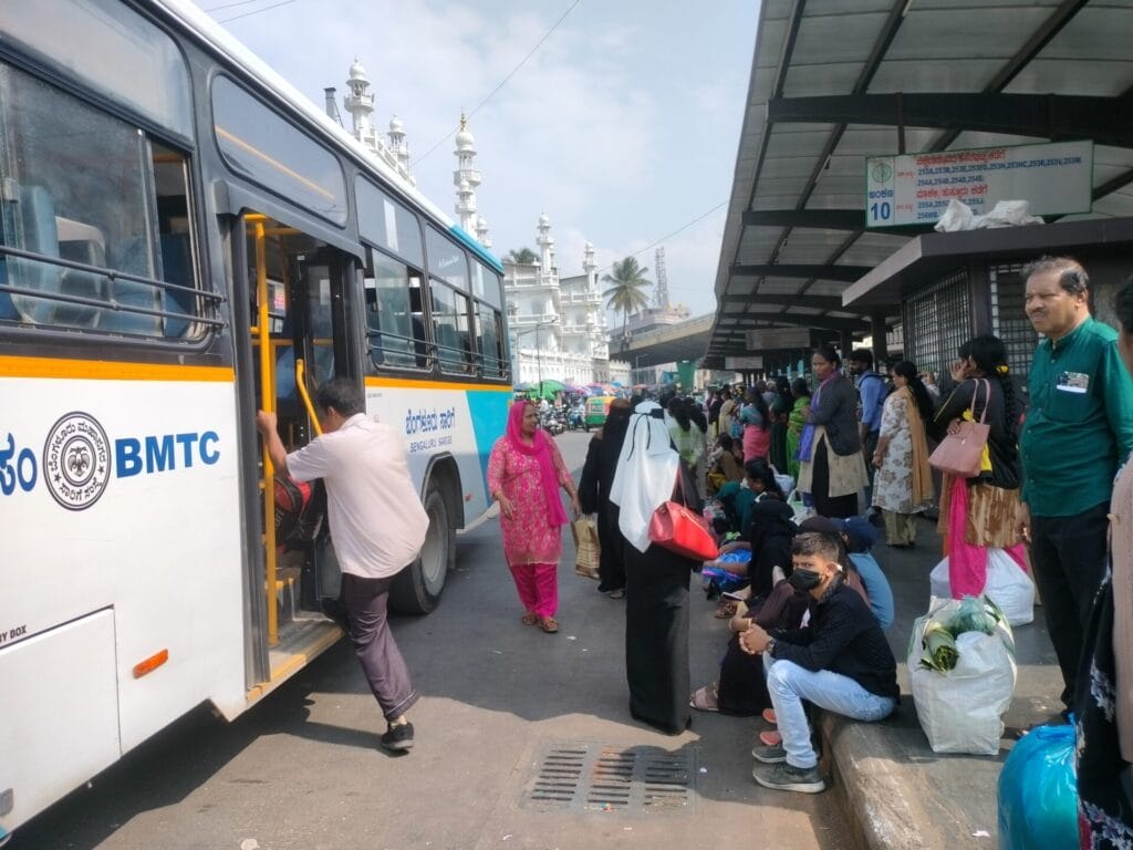 Bengaluru_krmarketbusstation_harshithapadmavinod_Dec2025