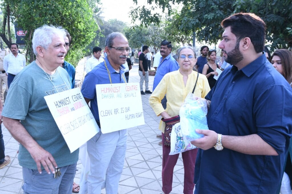 People gathered for human chain against air pollution