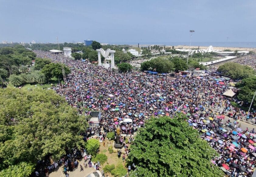 crowd at Chennai air show