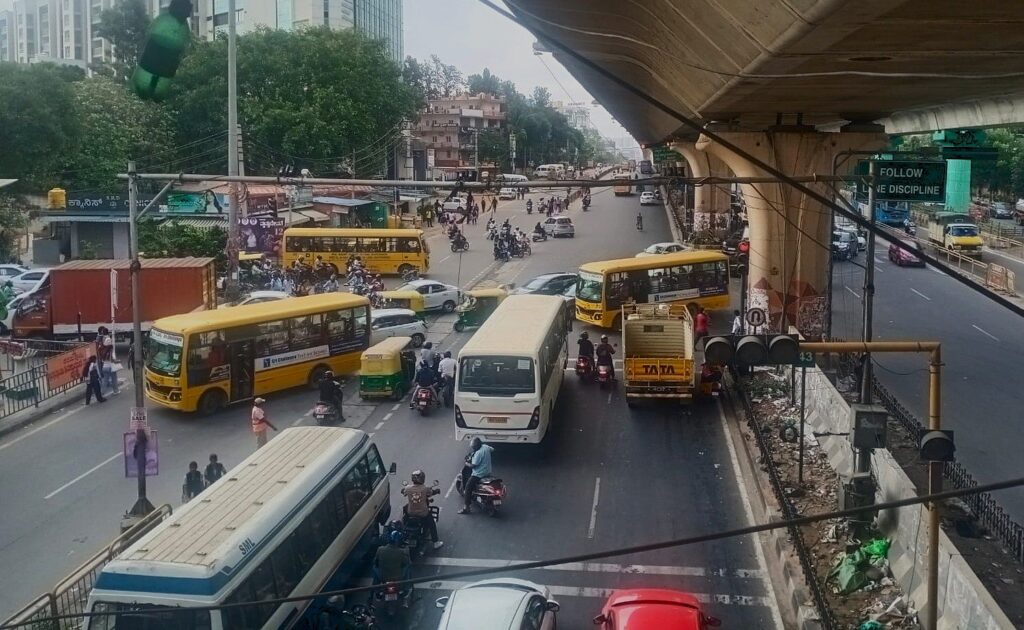 vehicles at a busy Bengaluru road