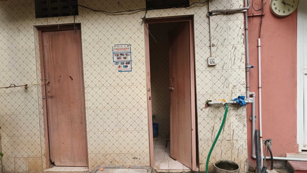 Gil Nagar park toilet
